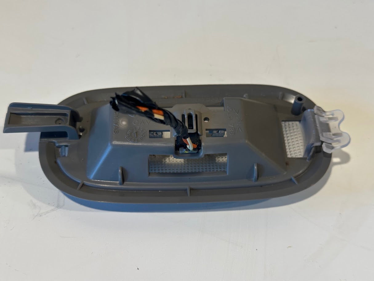 Chevy - 1999-2006 Chevy GMC Silverado Sierra OEM Interior Overhead Dome Light Gray VC3373