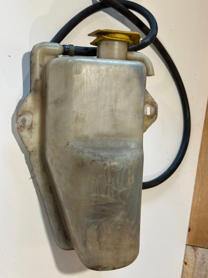 Jeep - 1991-2000 Jeep Cherokee 91-92 Comanche Engine Coolant Reservoir With Cap