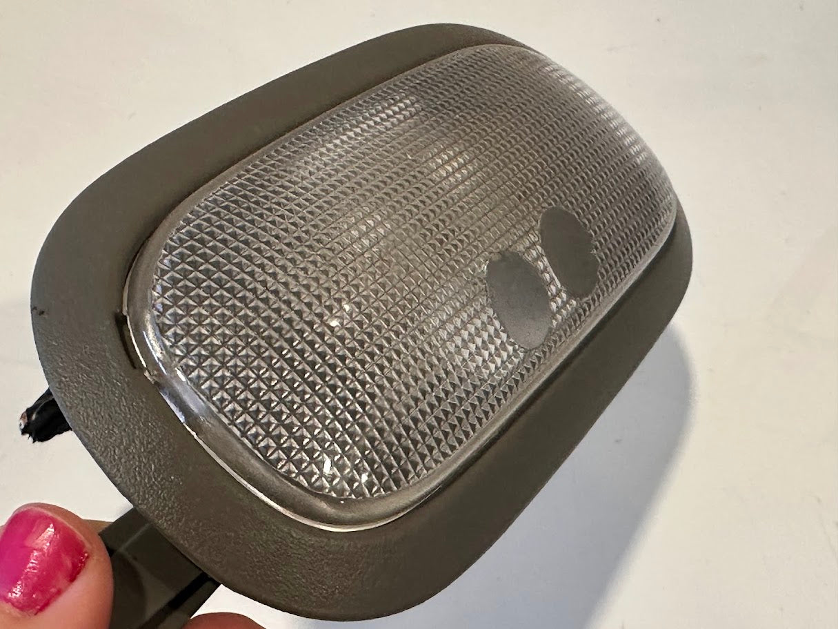 Chevy - 1999-2006 Chevy GMC Silverado Sierra OEM Interior Overhead Dome Light Gray VC3373