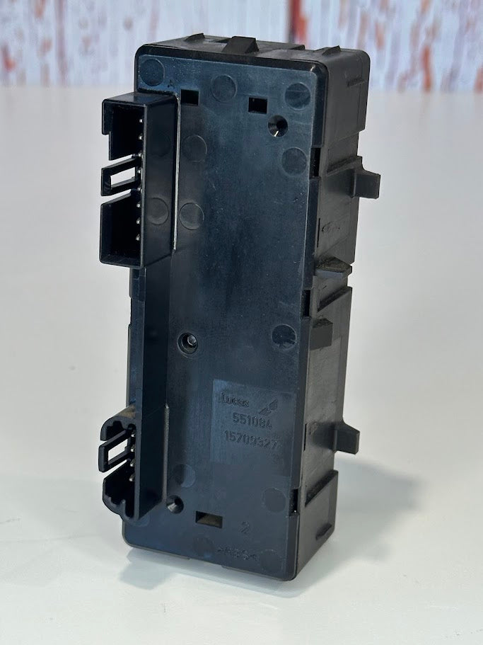 Chevy - 99-02 Chevy GMC Cadillac 4WD Wheel Drive Switch Button Control OEM