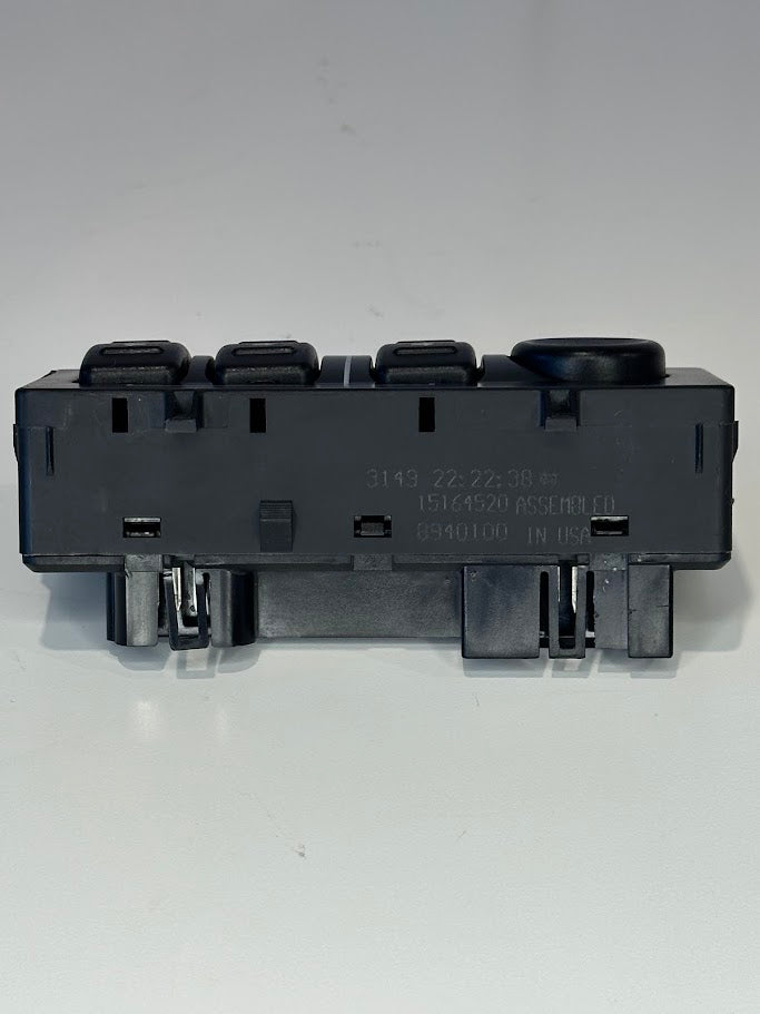 Chevy - 03-06 Chevy GMC Silverado Tahoe Suburban 4WD Switch OEM