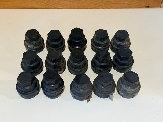 Chevy - Chevy GMC6 Used Genuine GM OEM 15646250 Wheel Nut Caps - 15 Piece
