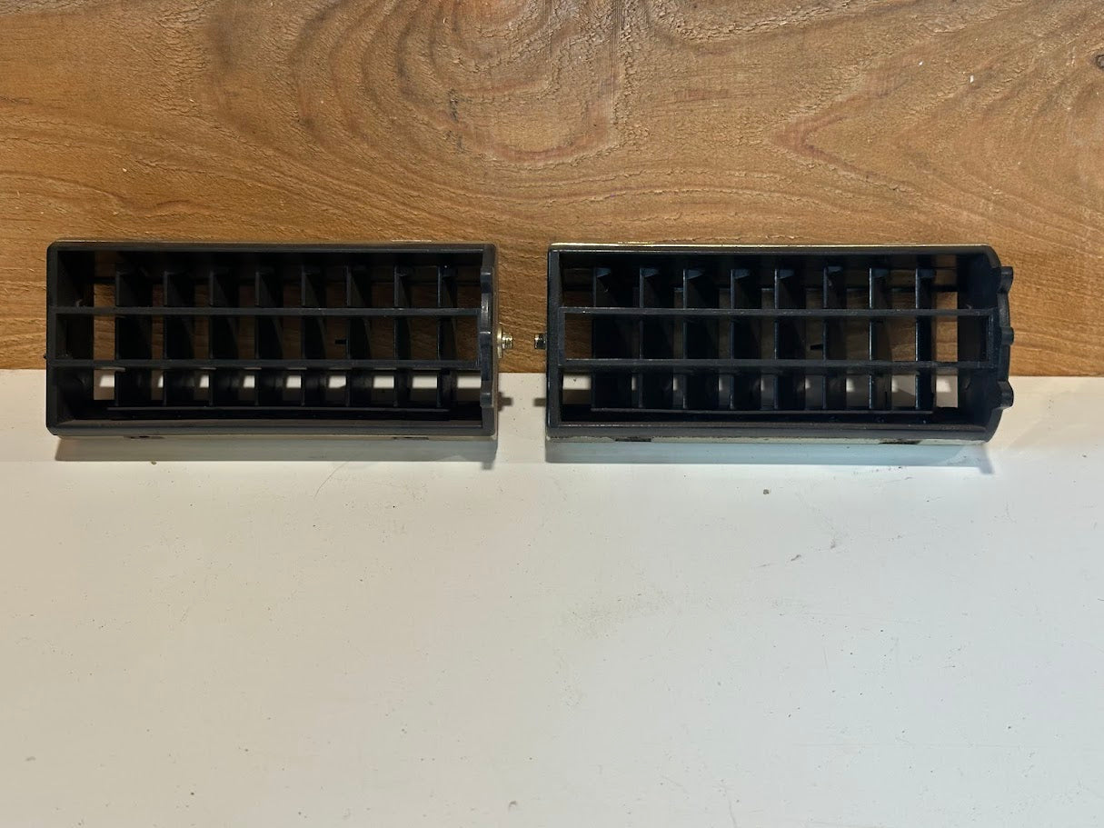 Chevy - 1973-80 Chevy Squarebody C10-30 K10-30 K5 Blazer Suburban OEM Dash Vents